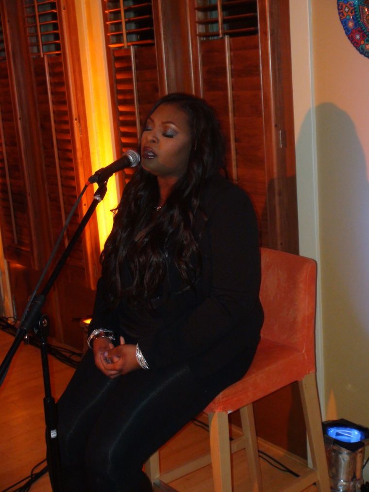 Majic 102.3 Live Sessions with Candice Glover
