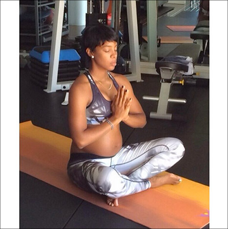 kelly rowland baby bump