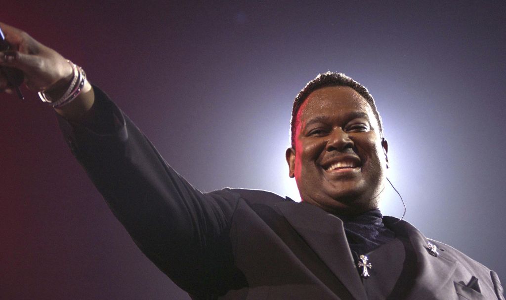 (FILE PHOTO) Singer Luther Vandross Dies At Age 54