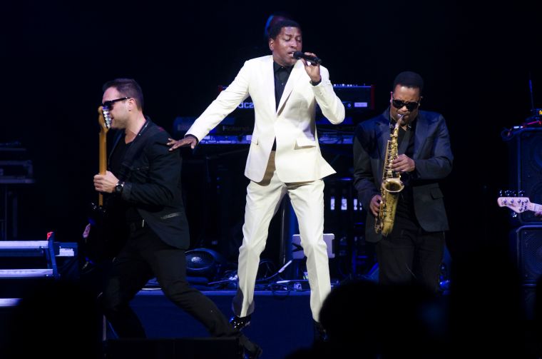 Radio One's Presents Holiday Jam