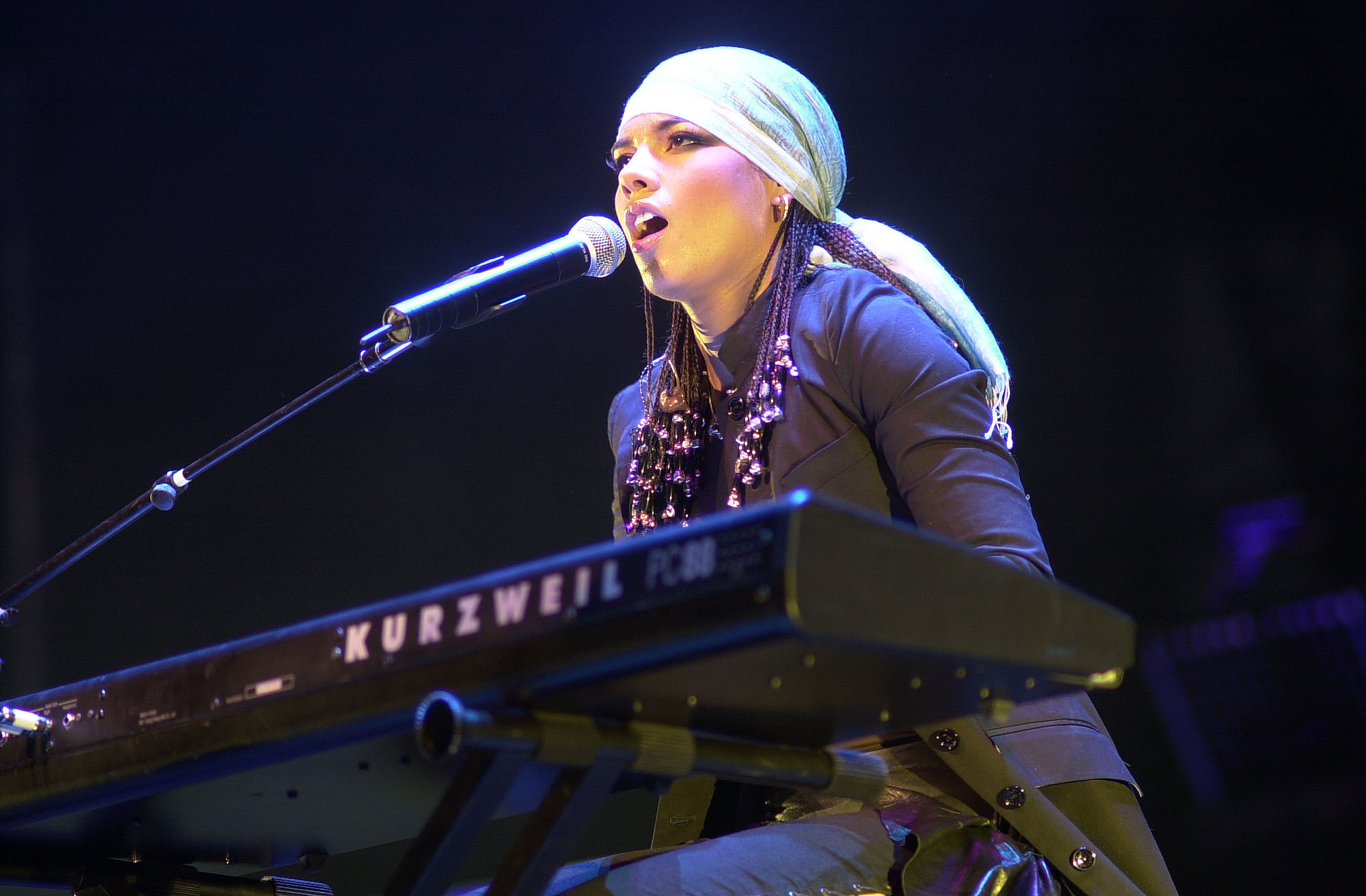 alicia keys cornrows