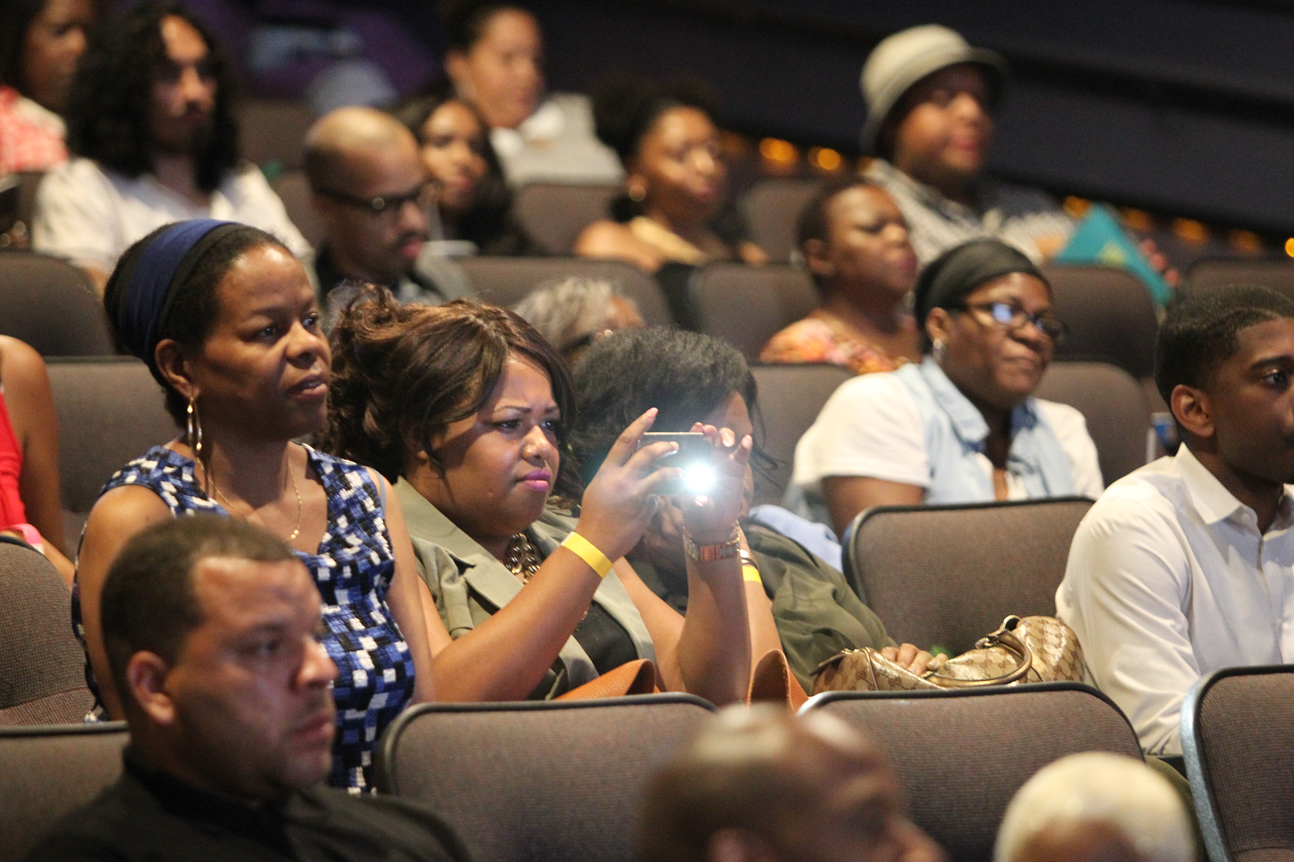 [Photos] Russ Parr's "Ringside" Screening Red Carpet