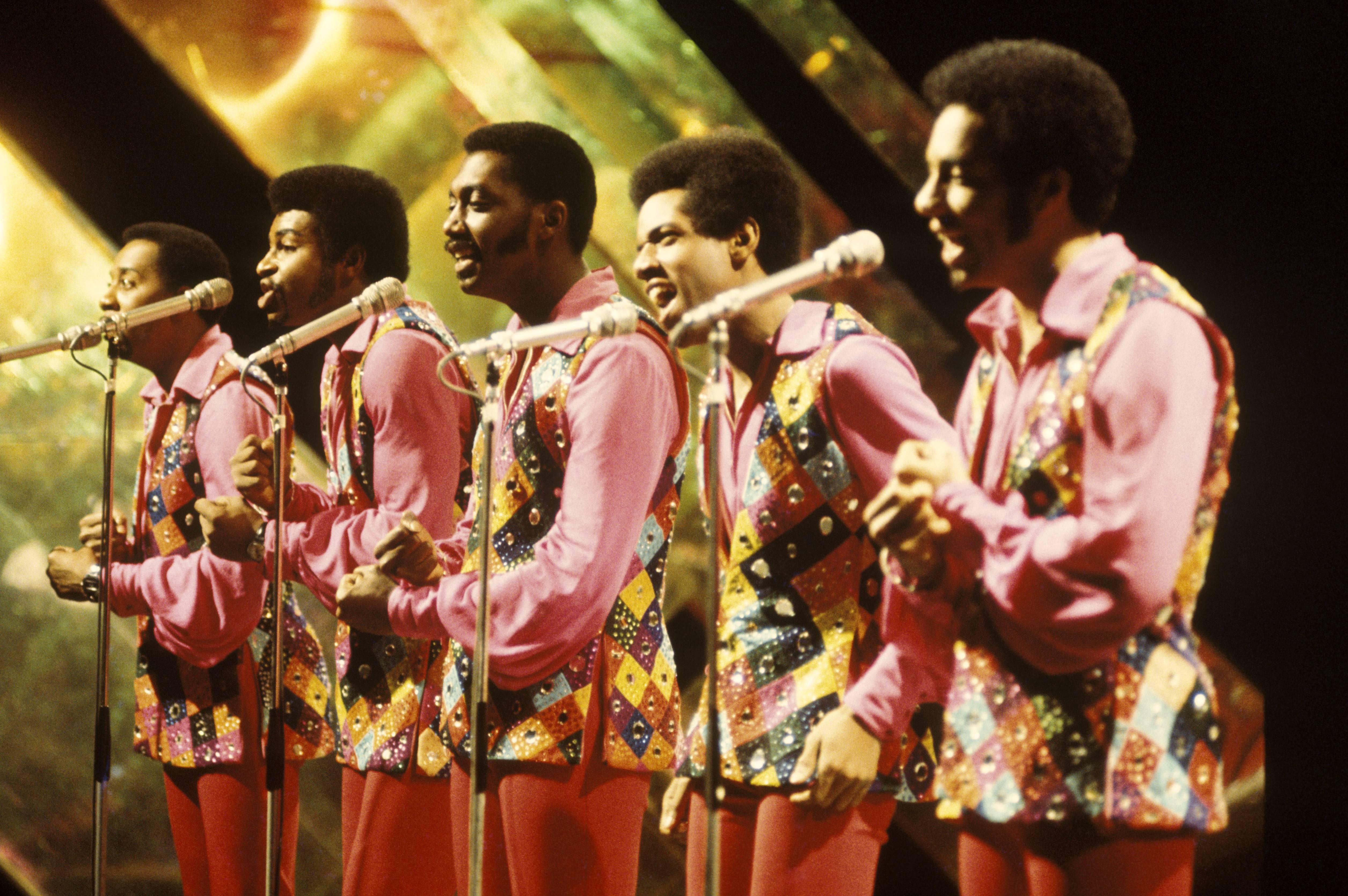 Photo of TEMPTATIONS and Damon HARRIS and Dennis EDWARDS and Melvin FRANKLIN and Otis WILLIAMS and Richard STREET
