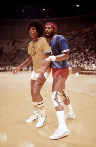 Marvin And Jackie Play For Charity