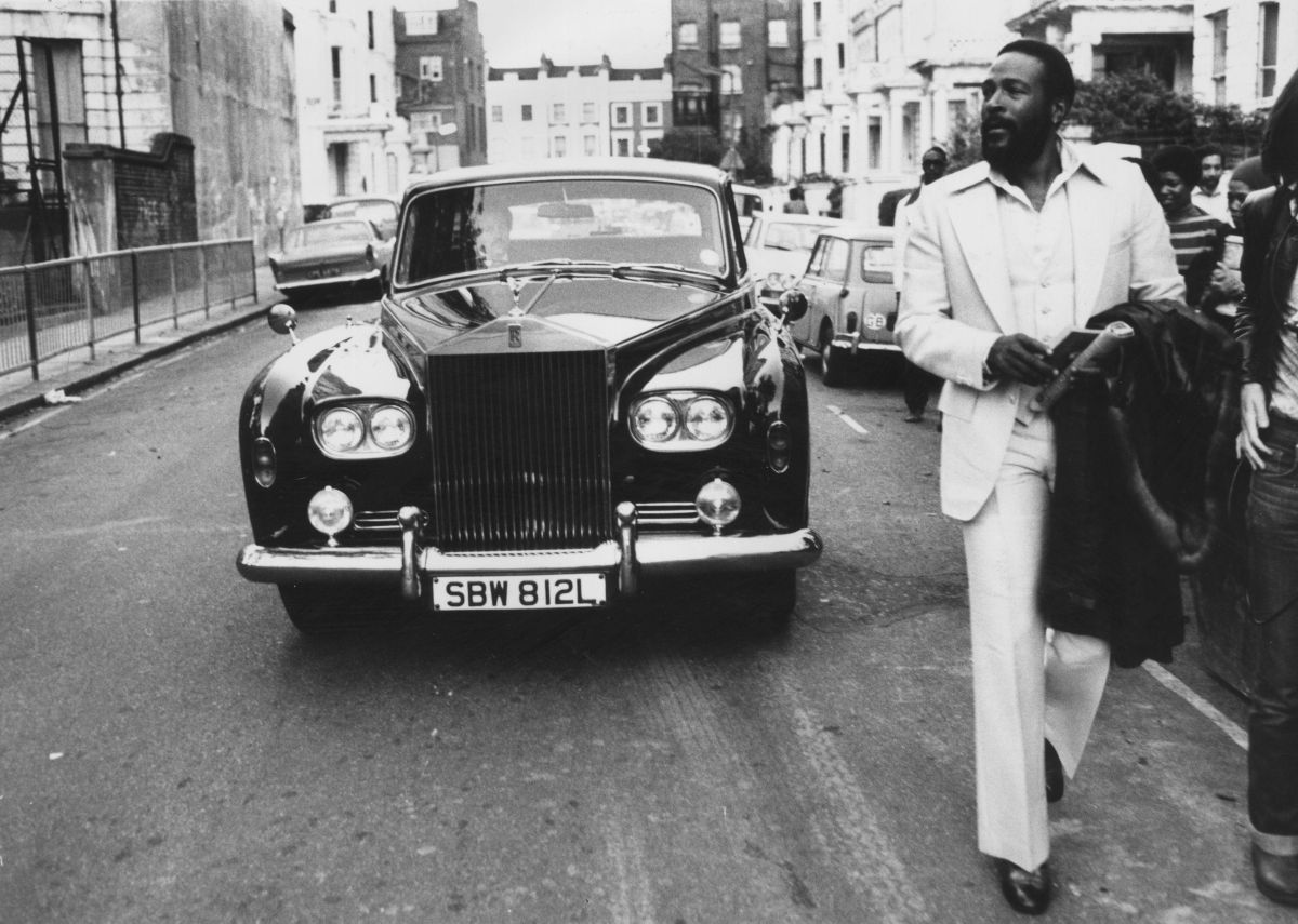 Strolling Soul Singer