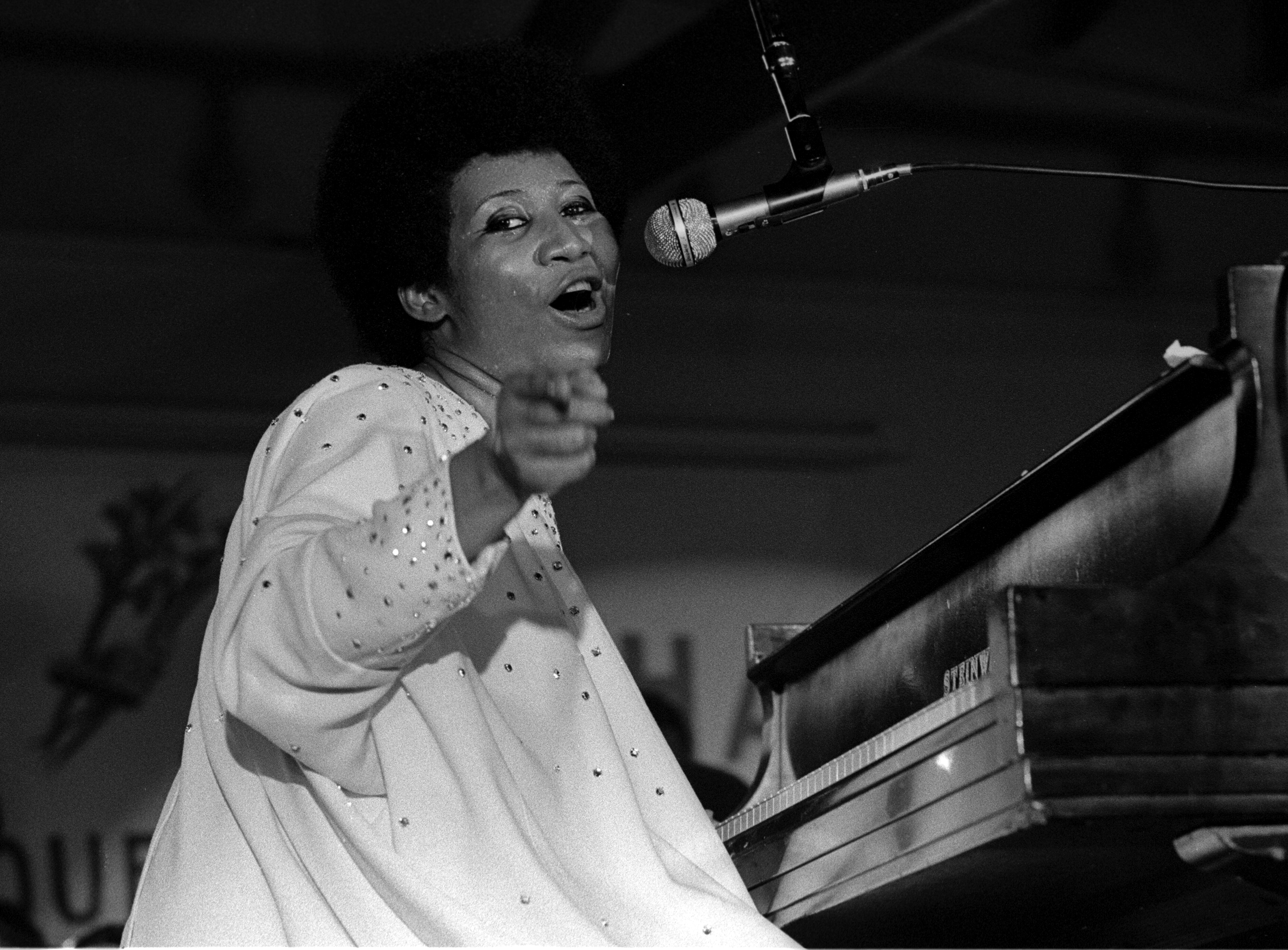 Aretha Performing At The Cook County Jail