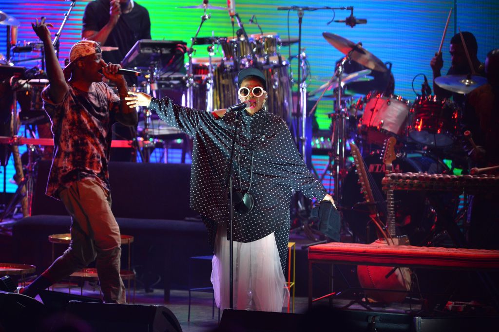 Ms Lauryn Hill and Nas perform on their Powernomics tour