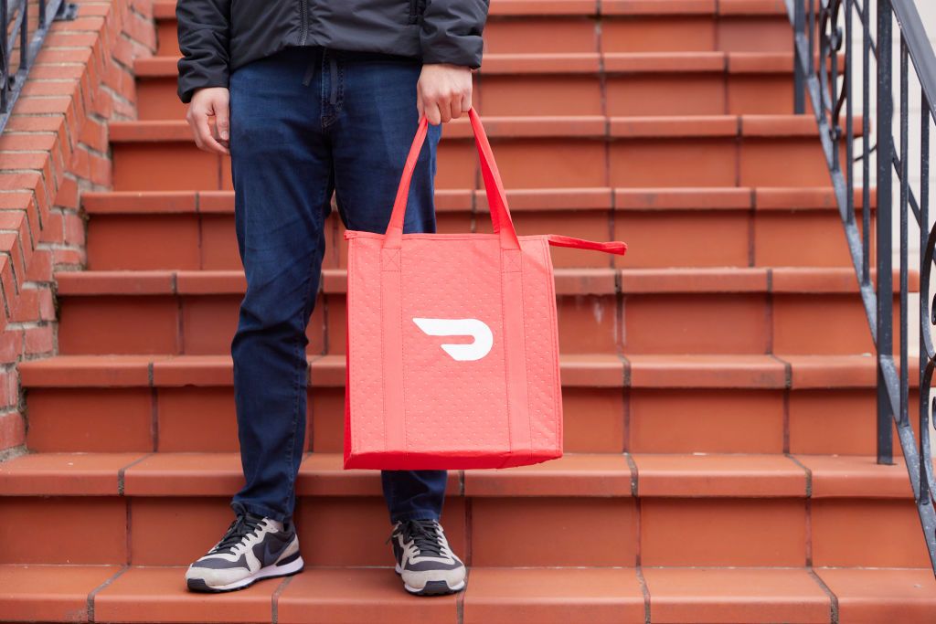 DoorDash Demonstrates Dasher Fulfilling Deliveries