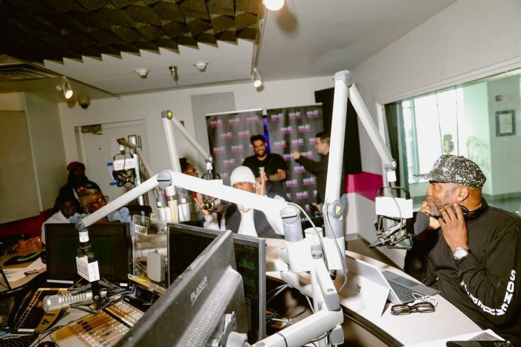 Ne-Yo At Majic 102.3/92.7 Studios