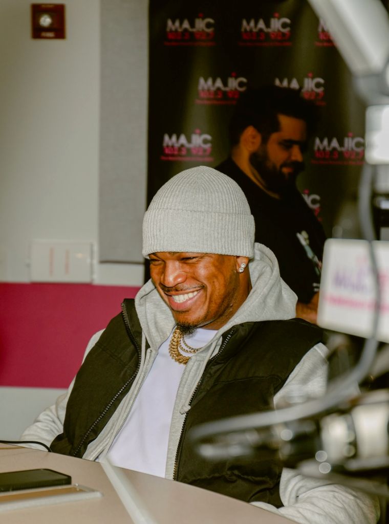 Ne-Yo At Majic 102.3/92.7 Studios