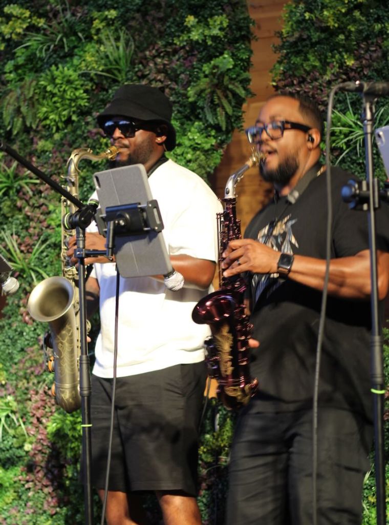 Johnny Gill and Perfekt Blend Band at Majic Wednesdays