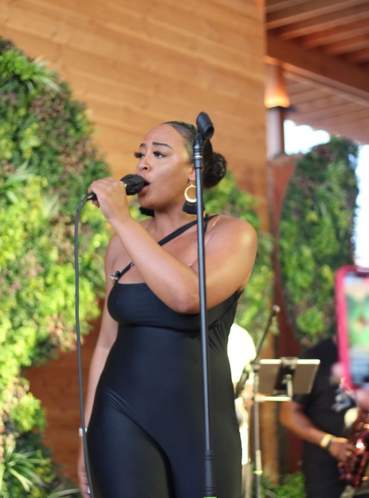 Johnny Gill and Perfekt Blend Band at Majic Wednesdays