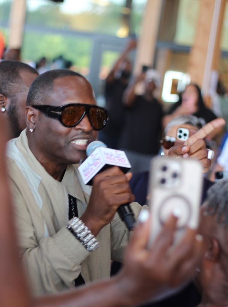 Johnny Gill and Perfekt Blend Band at Majic Wednesdays